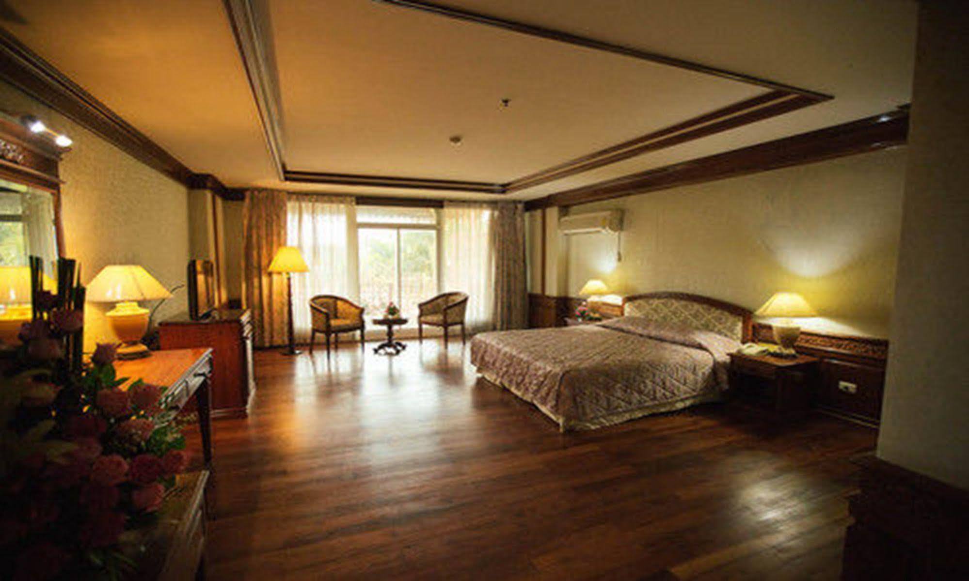 ויינטיאן Angkham Hotel מראה חיצוני תמונה